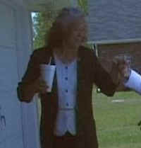 julie.jpg (19870 bytes)